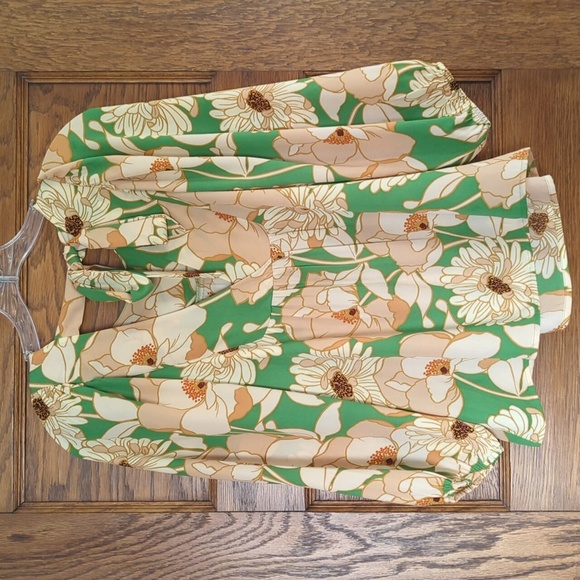 DR2 Floral Flowy Top Rear V Neck Size Women's S - Picture 3 of 7